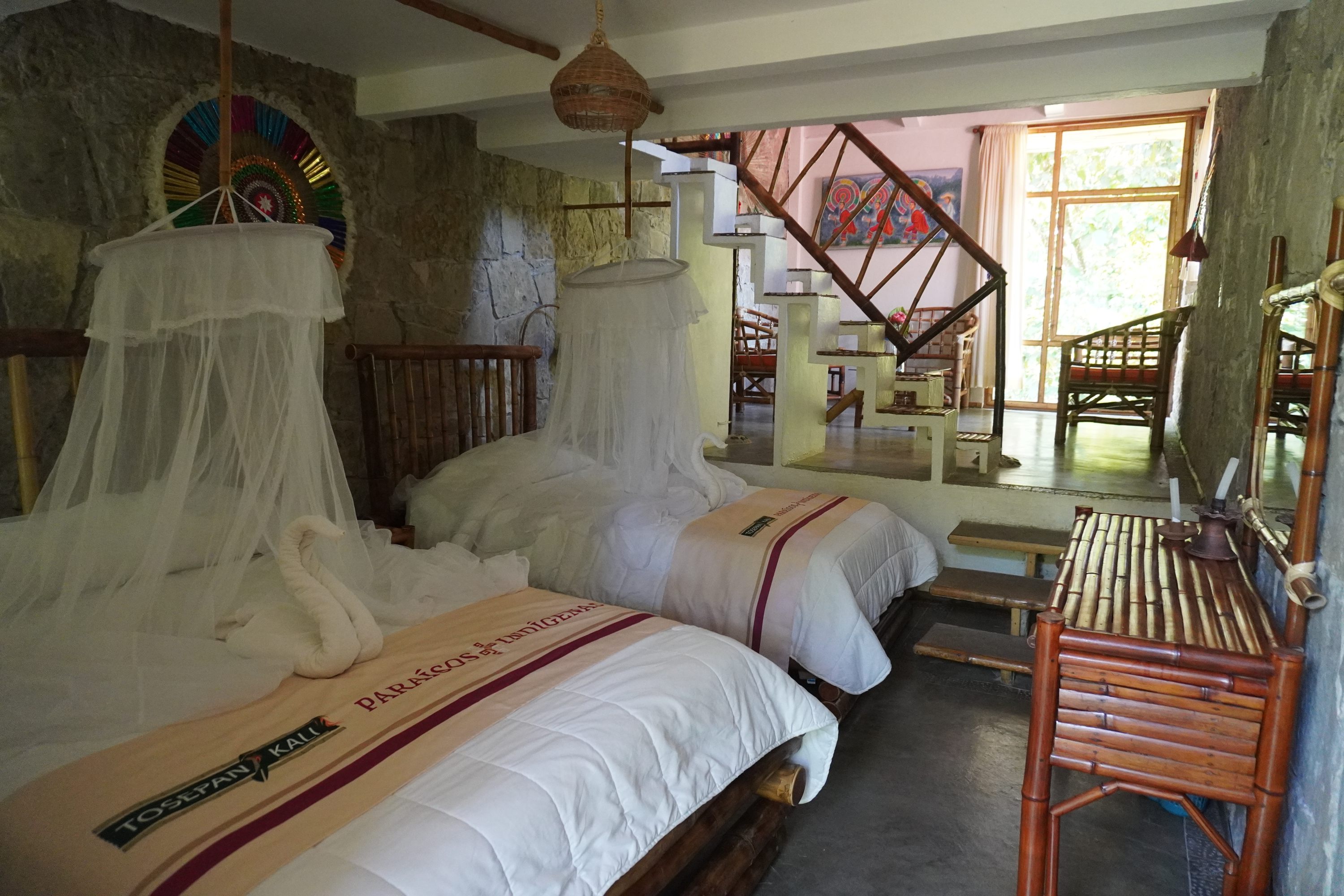 Con 2 camas matrimoniales.